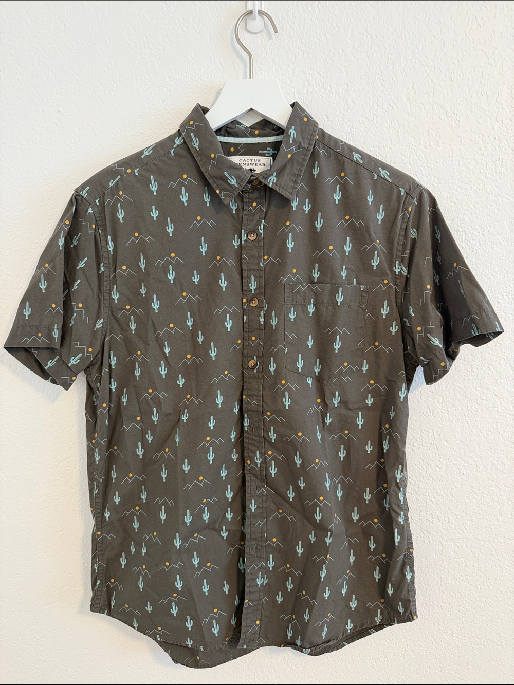 Casual Desert Cactus Short-Sleeve Shirt - Gray with Teal Print Medium Slim fit